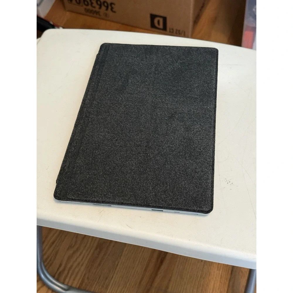 Microsoft Surface RT 1516 32GB ( Parts Not Working No Power‎ Bundle W/keyboard